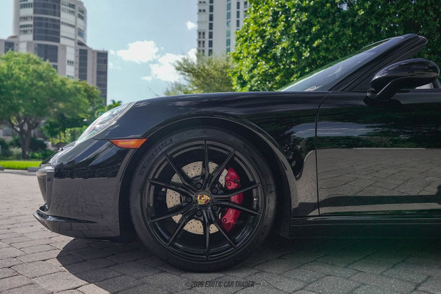 Used 2017 Porsche 911 Carrera S image 4