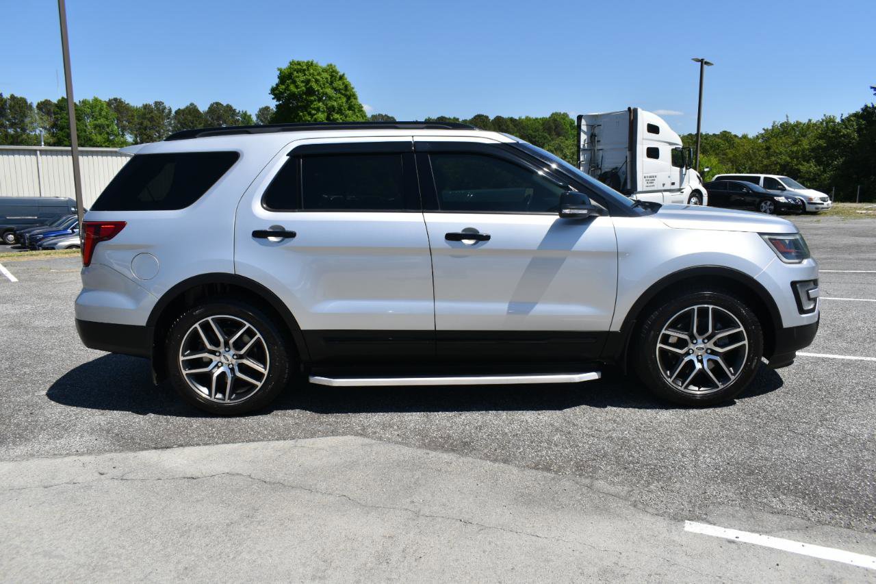 Used 2017 Ford Explorer Sport w/ Equipment Group 401A AWD/4WD image 5