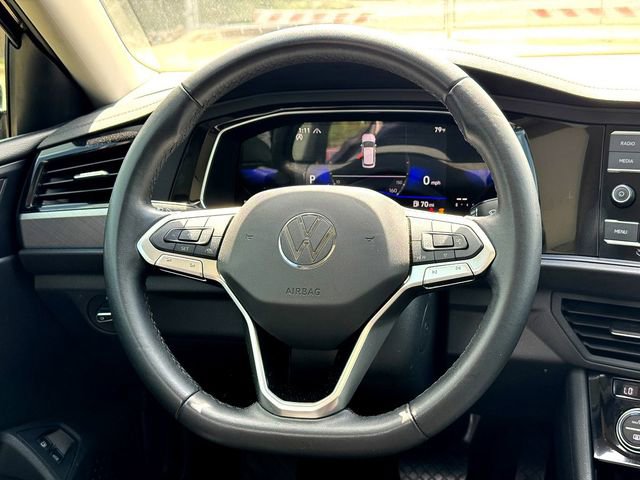 Used 2023 Volkswagen Jetta SE w/ Panoramic Sunroof Package FWD image 25