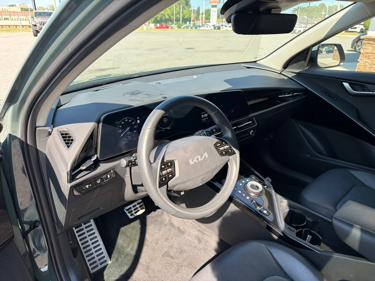 Used 2024 Kia Niro Wave w/ Wave Preserve Package FWD image 3
