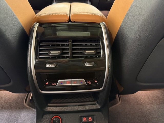 Certified 2024 BMW X7 xDrive40i w/ M Sport Package image 28