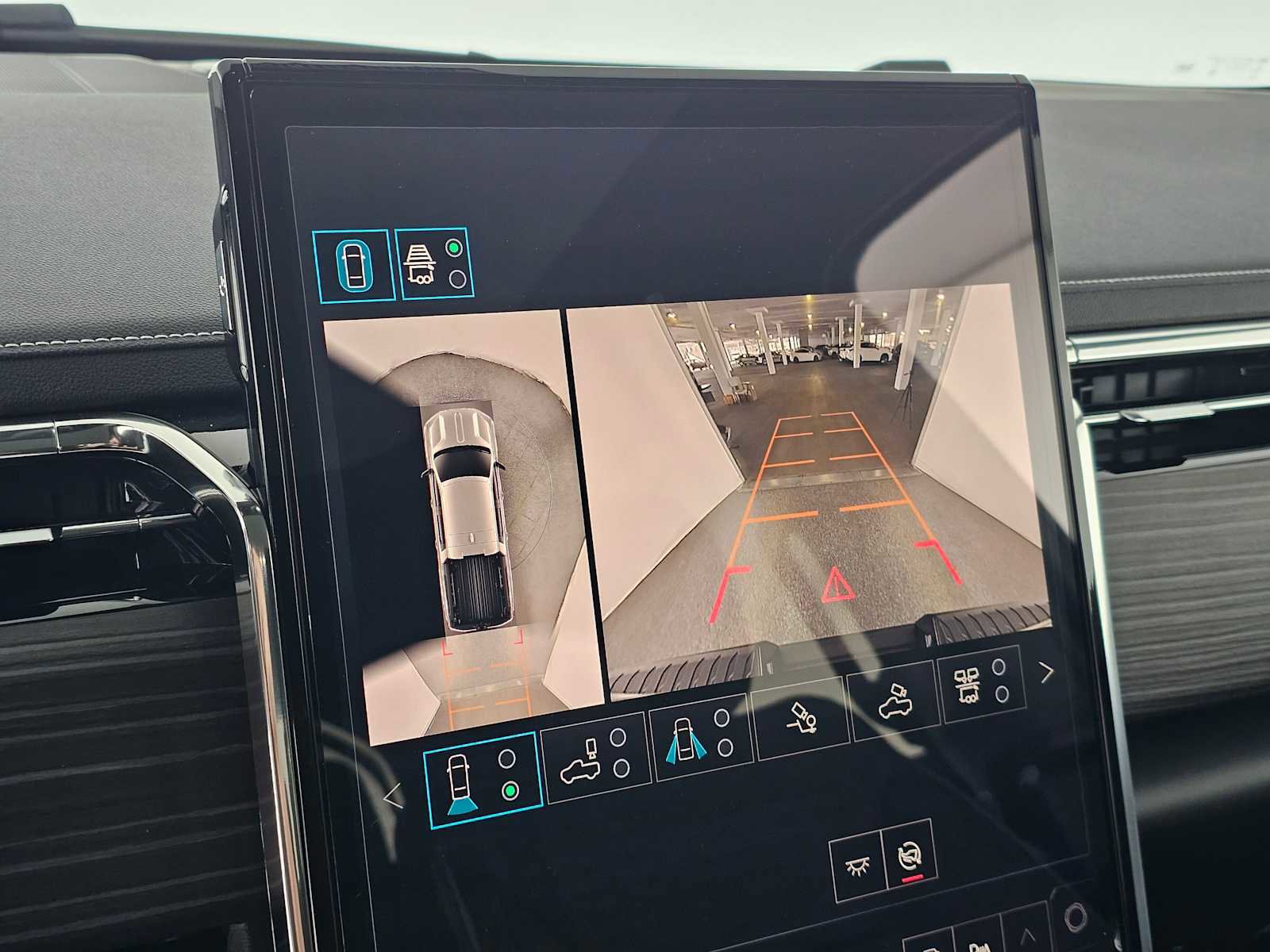 Used 2024 GMC Sierra EV Denali image 28