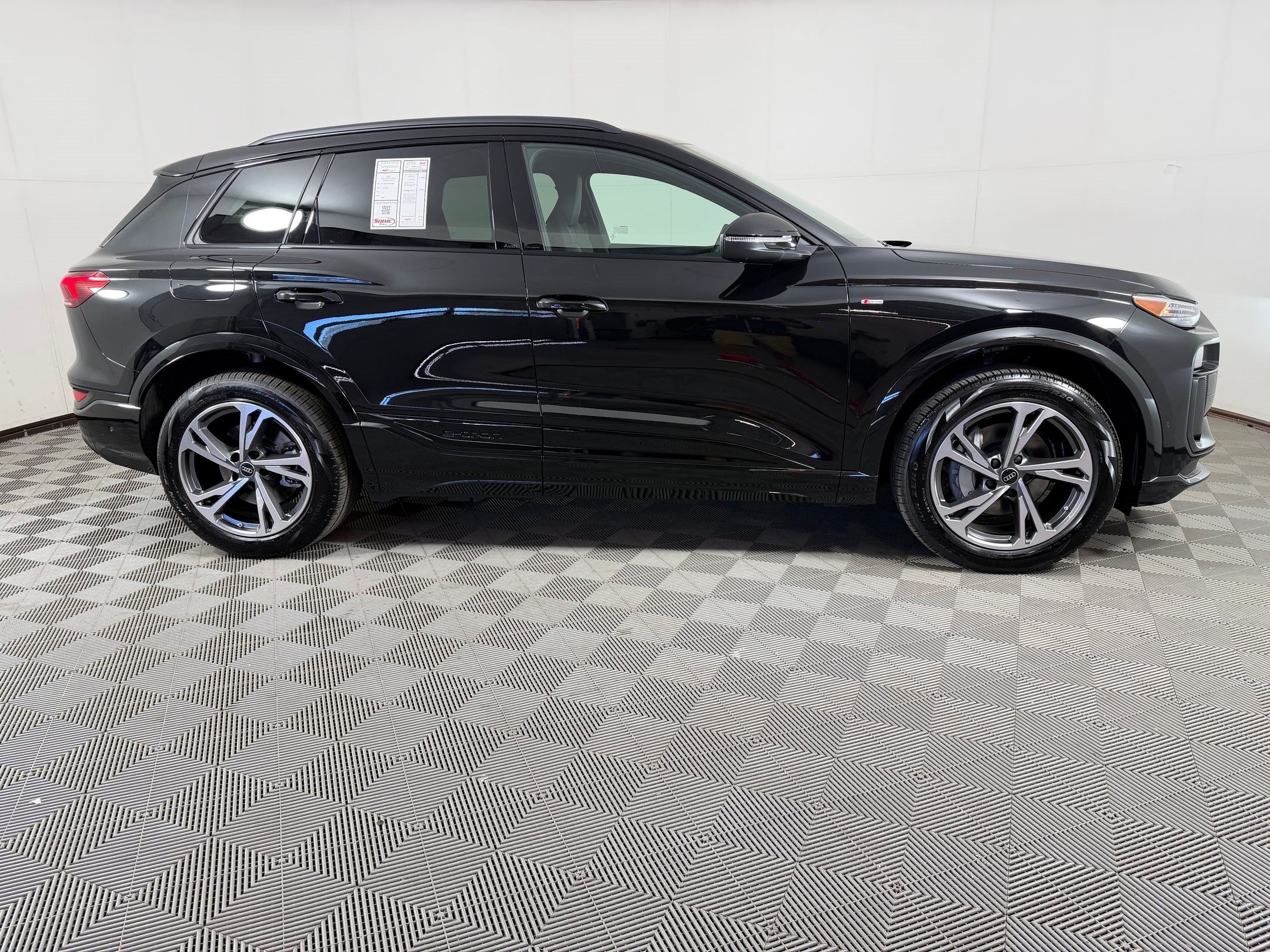 New 2027 Audi Q6 e-tron Premium Plus AWD/4WD image 8
