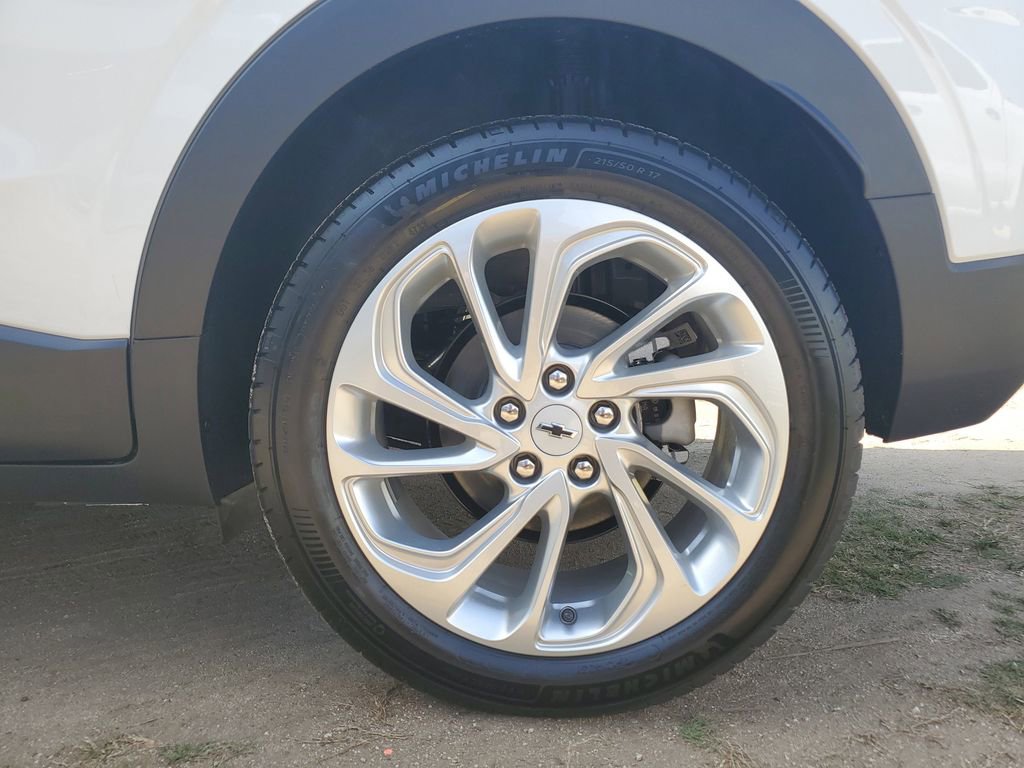 New 2027 Chevrolet Bolt LT w/ Comfort Package FWD image 5