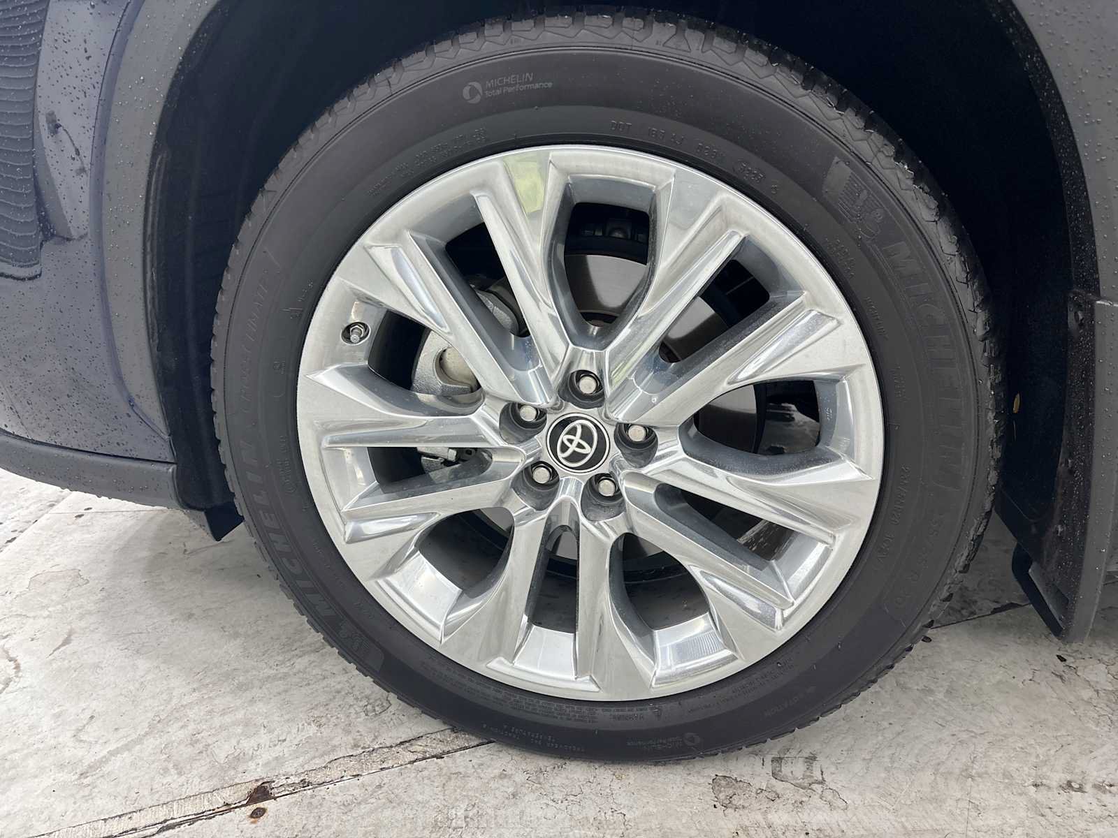 Used 2021 Toyota Highlander Limited AWD/4WD image 19