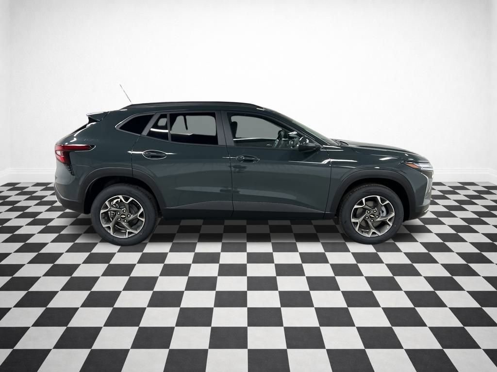 New 2026 Chevrolet Trax LT w/ Driver Confidence Package image 2