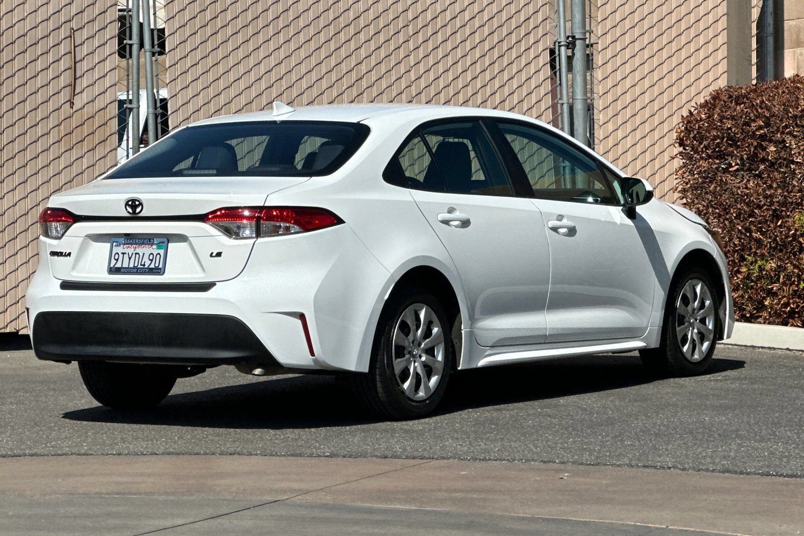 Used 2025 Toyota Corolla LE FWD image 4