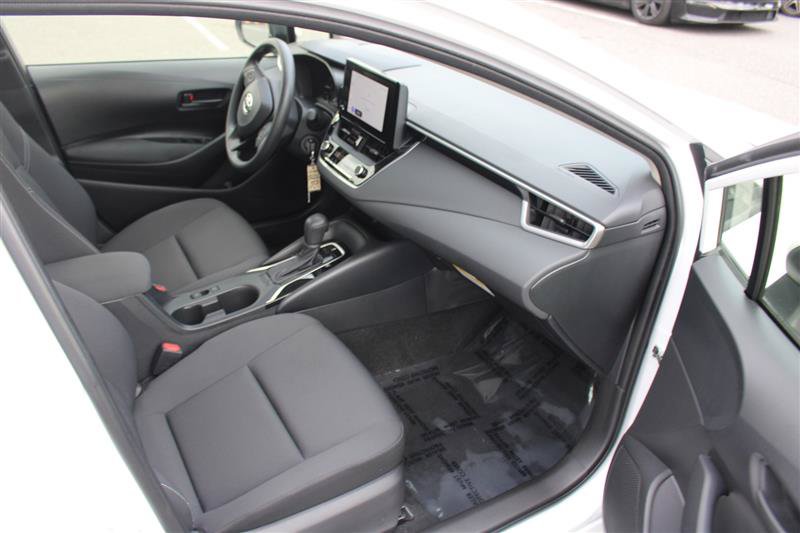 Used 2025 Toyota Corolla LE FWD image 9