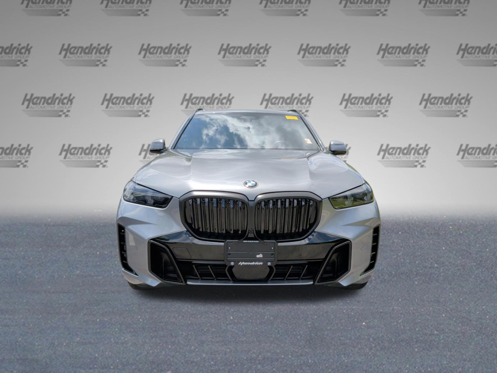 Certified 2026 BMW X5 xDrive40i w/ M Sport Package AWD/4WD image 5