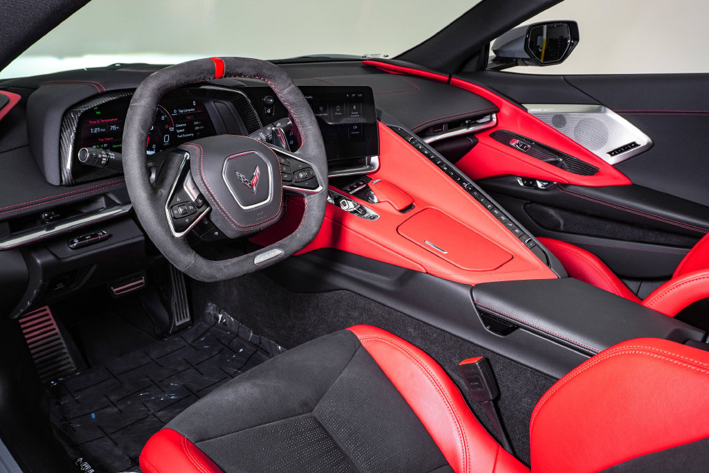 Used 2025 Chevrolet Corvette Z06 w/ Z07 Performance Package RWD image 25