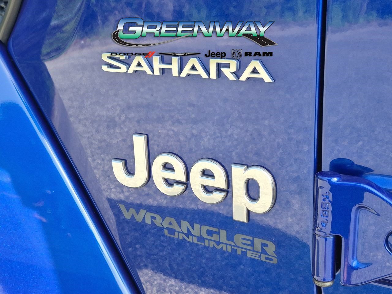 Used 2018 Jeep Wrangler Unlimited Sahara AWD/4WD image 29