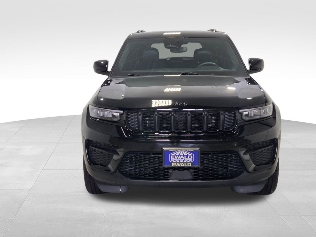 Used 2023 Jeep Grand Cherokee Altitude image 17
