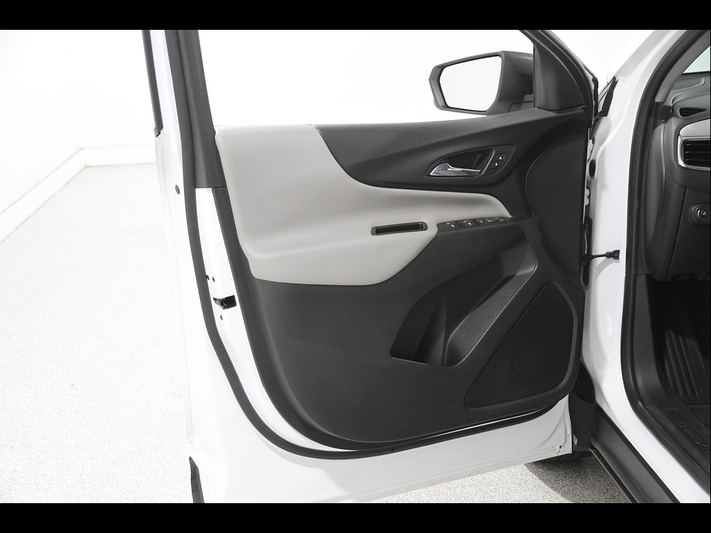 Used 2020 Chevrolet Equinox LS FWD image 4