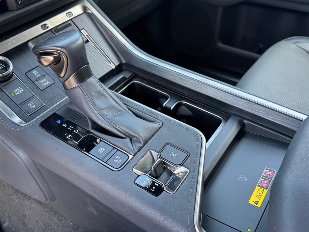 Used 2024 Lexus GX 550 w/ Accessory Package (2T) AWD/4WD image 25