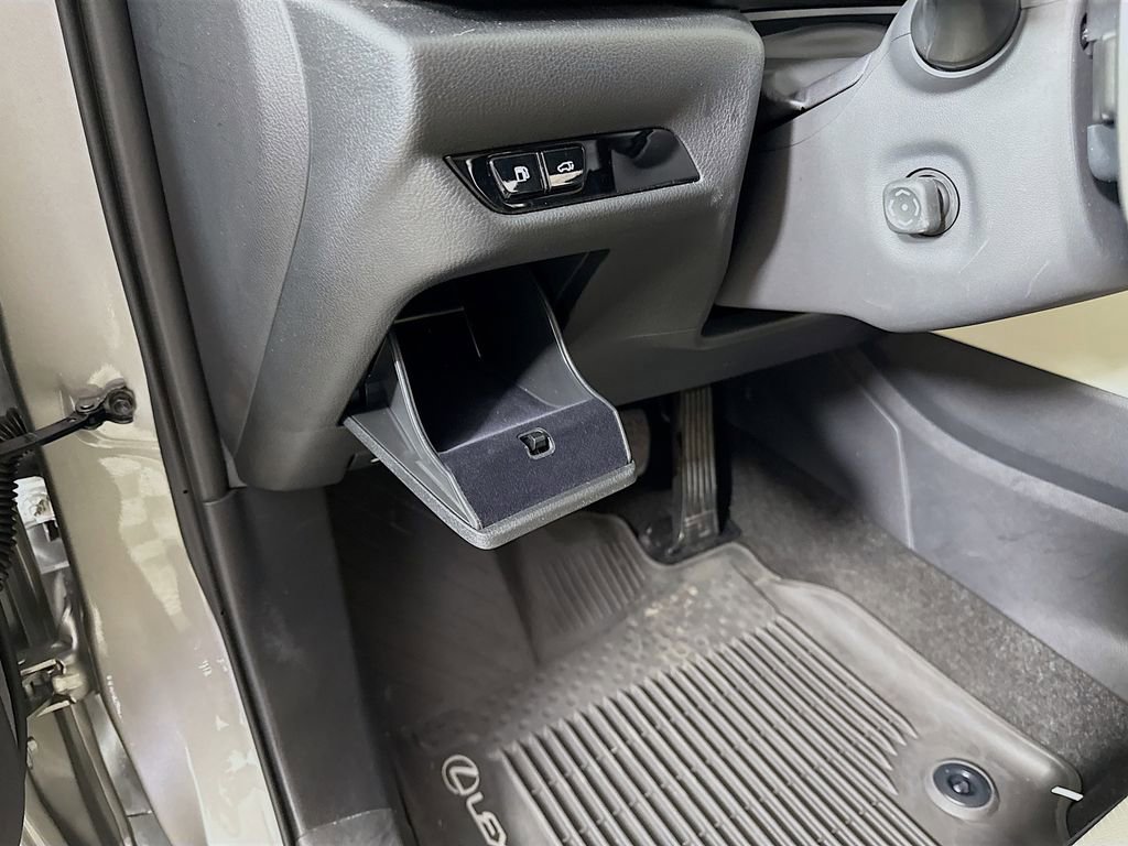 Certified 2025 Lexus NX 450h+ AWD w/ Luxury Package image 10