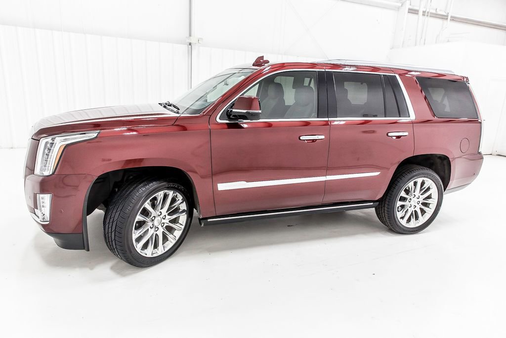 Used 2020 Cadillac Escalade Premium Luxury image 4