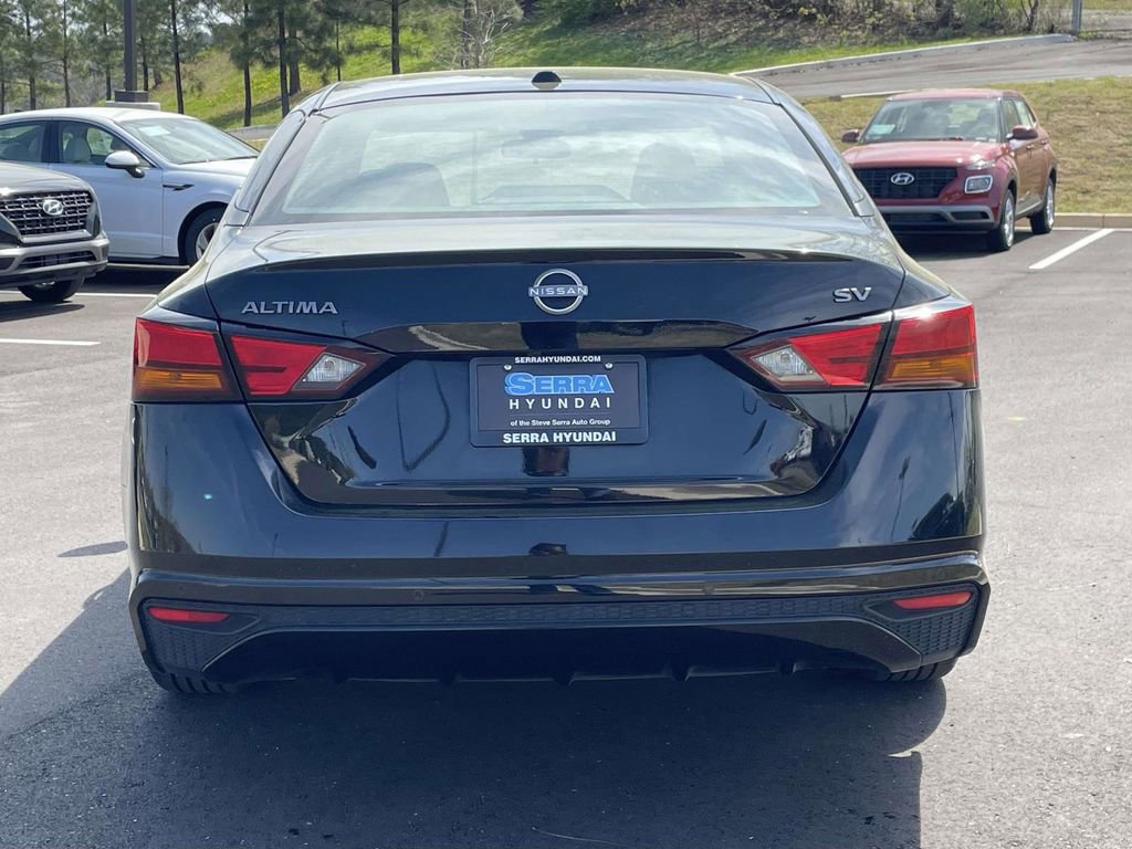 Used 2024 Nissan Altima 2.5 SV FWD image 4