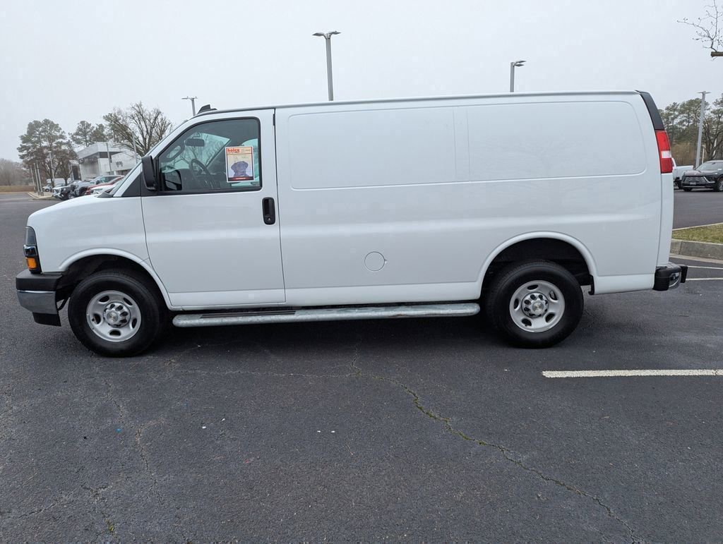Used 2024 Chevrolet Express 2500 w/ Driver Convenience Package image 5