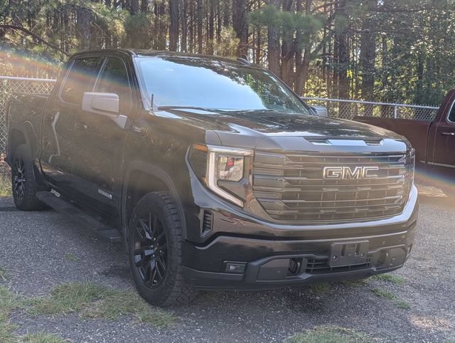 Used 2022 GMC Sierra 1500 Elevation AWD/4WD image 2