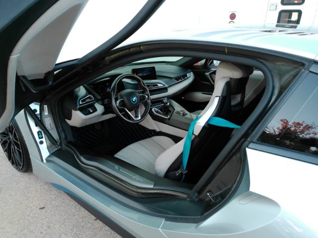 Used 2015 BMW i8 image 19