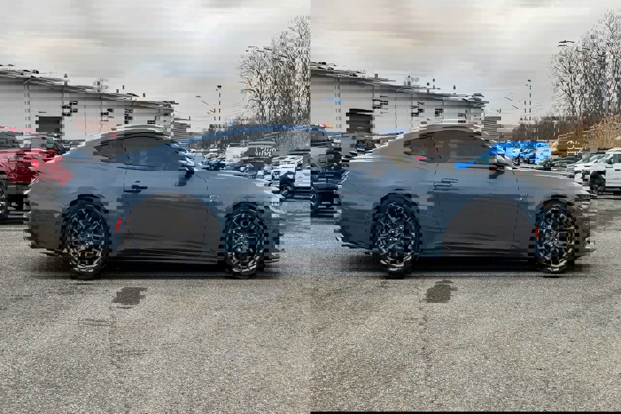 Used 2024 Ford Mustang GT image 2