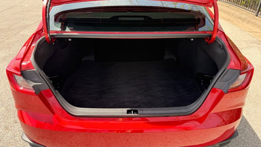 Used 2025 Toyota Camry SE image 35