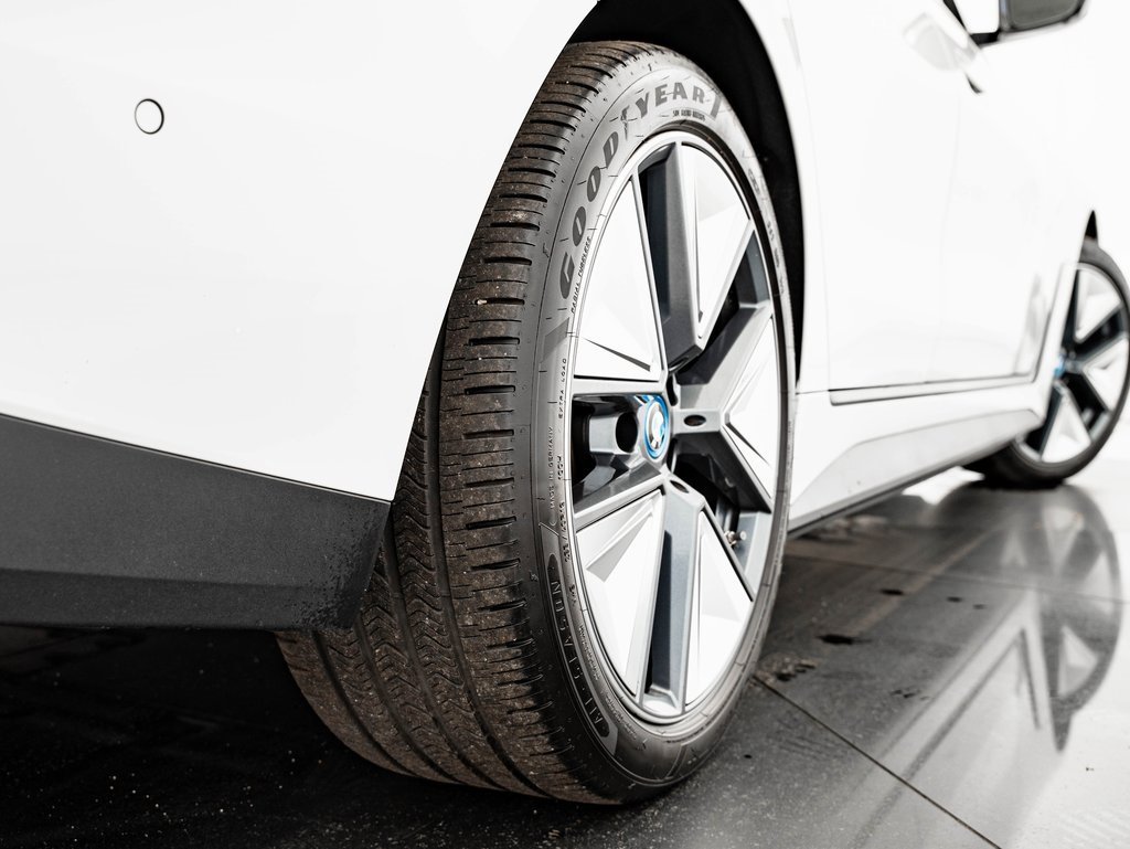 Used 2023 BMW i4 eDrive40 w/ Premium Package image 50