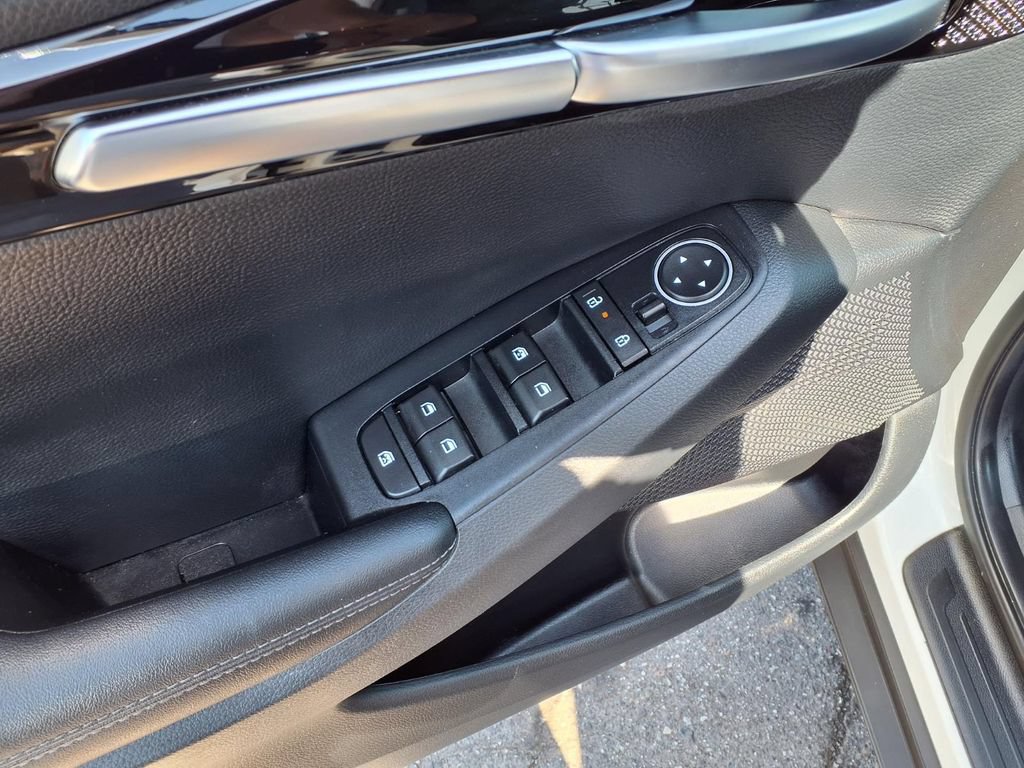 Used 2025 Kia Seltos S FWD image 14