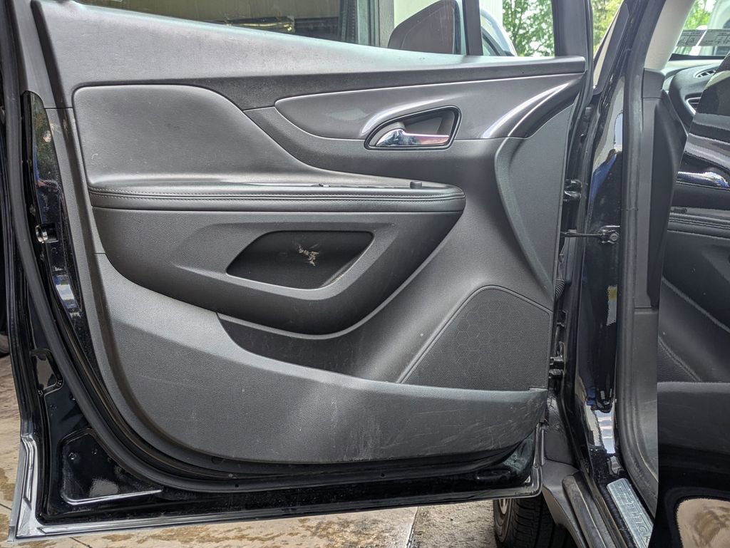 Used 2022 Buick Encore Preferred w/ Safety Package image 11