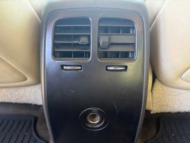 Used 2013 Lincoln MKS AWD image 16