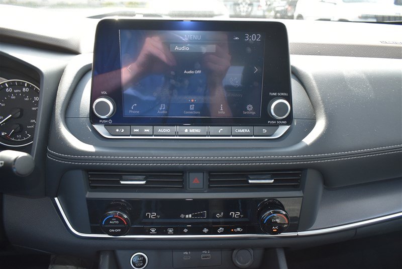 Used 2023 Nissan Rogue SV AWD/4WD image 18