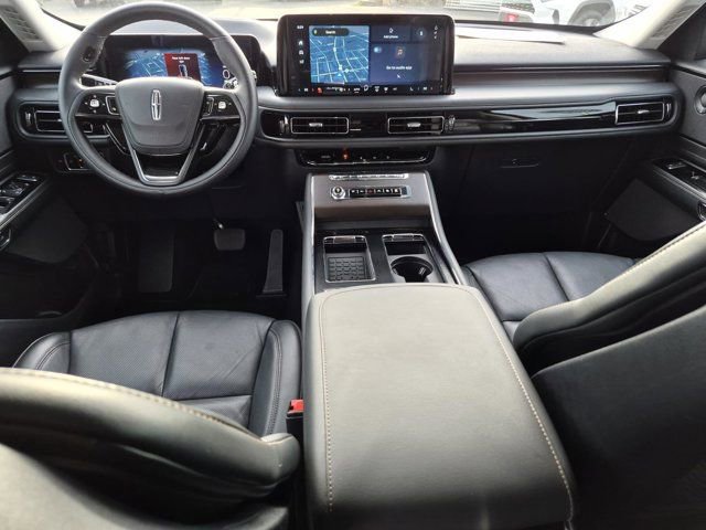 Used 2025 Lincoln Aviator Reserve w/ Illumination Package image 19