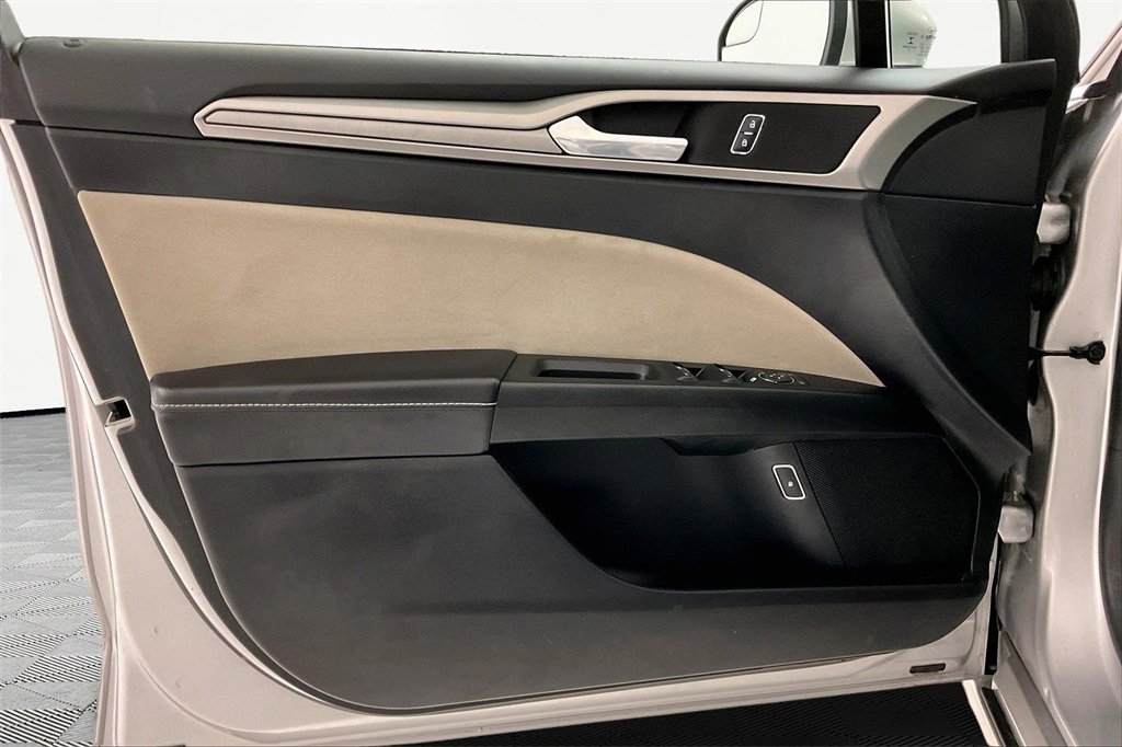 Used 2018 Ford Fusion S image 17