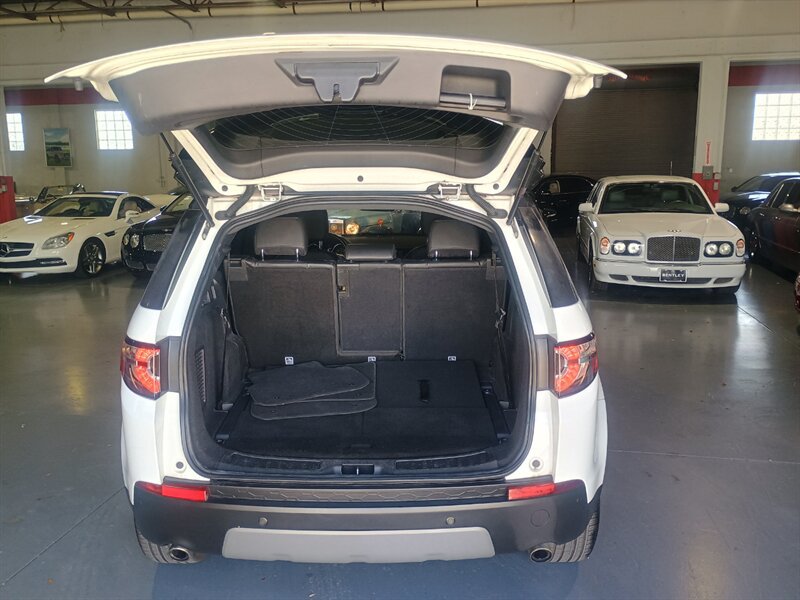 Used 2019 Land Rover Discovery Sport SE AWD/4WD image 36