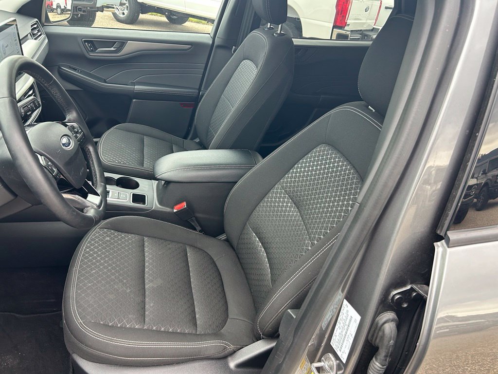 Used 2024 Ford Escape Active w/ Tech Pack #1 AWD/4WD image 10