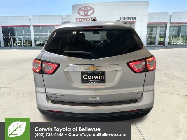 Used 2017 Chevrolet Traverse LT w/ Style and Technology Package image 4