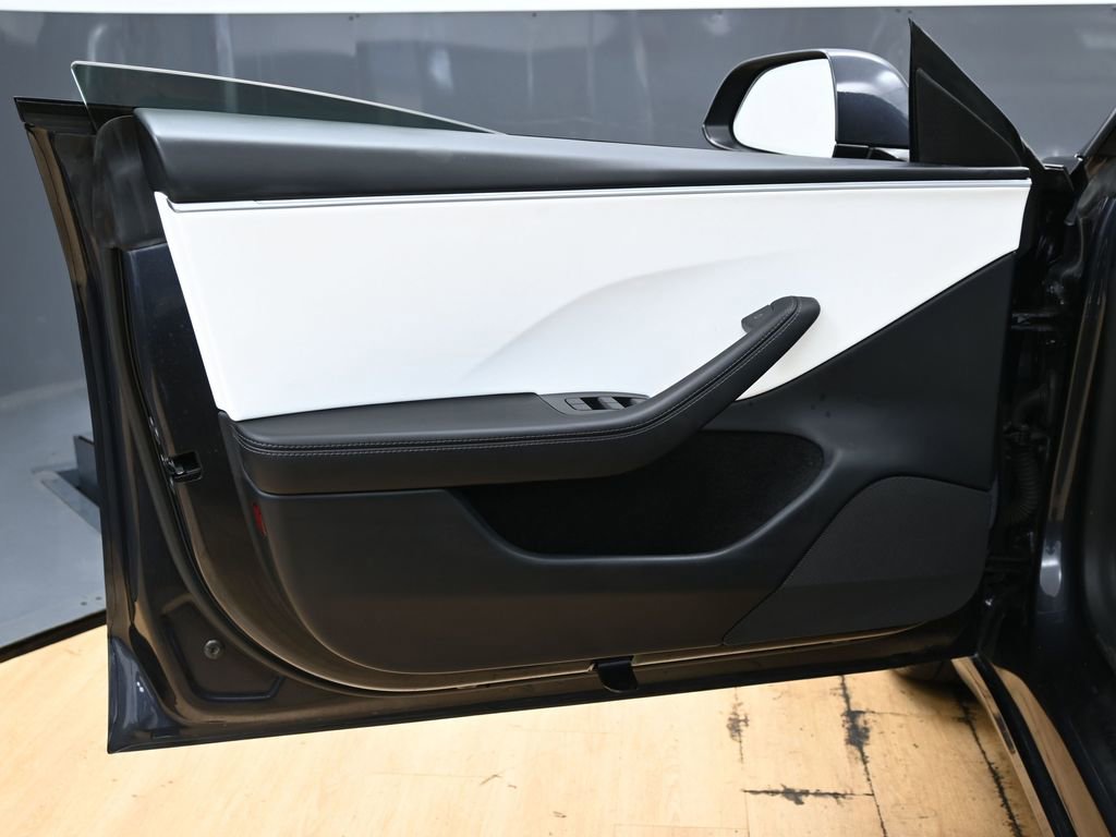 Used 2025 Tesla Model 3 Long Range image 44