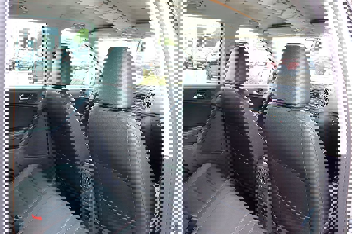 Used 2013 Volkswagen Tiguan SE image 27