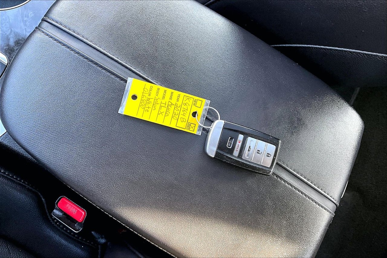 Used 2020 Acura TLX image 33