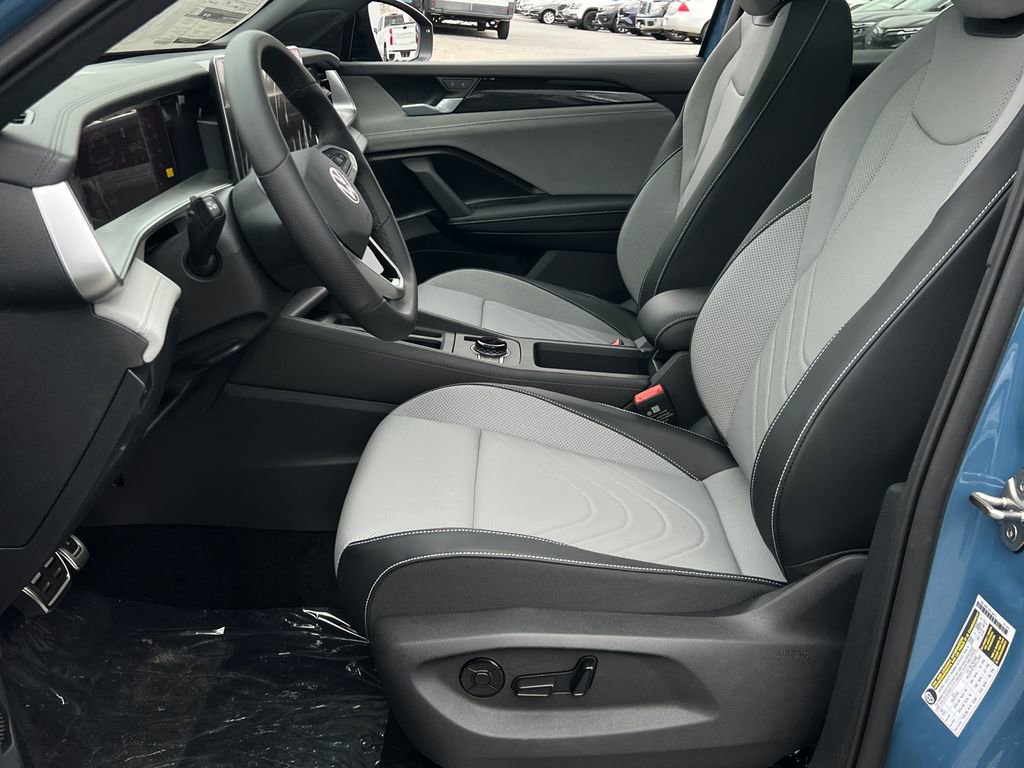 New 2026 Volkswagen Tiguan SE R-Line image 16