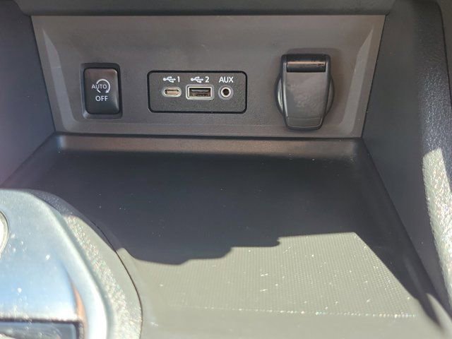 Certified 2025 Nissan Sentra SV image 29