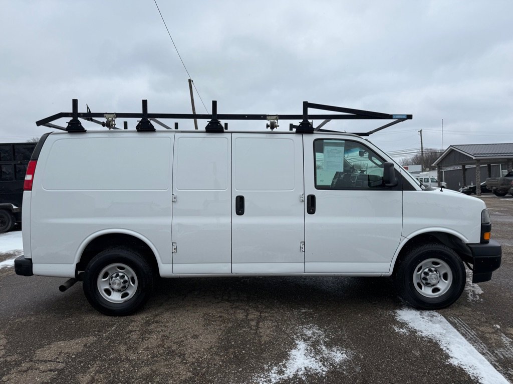 Used 2021 Chevrolet Express 2500 w/ Driver Convenience Package image 5