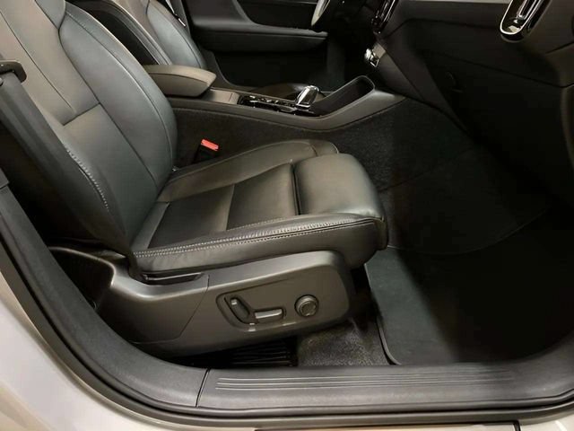 Used 2025 Volvo XC40 B5 Plus AWD/4WD image 78