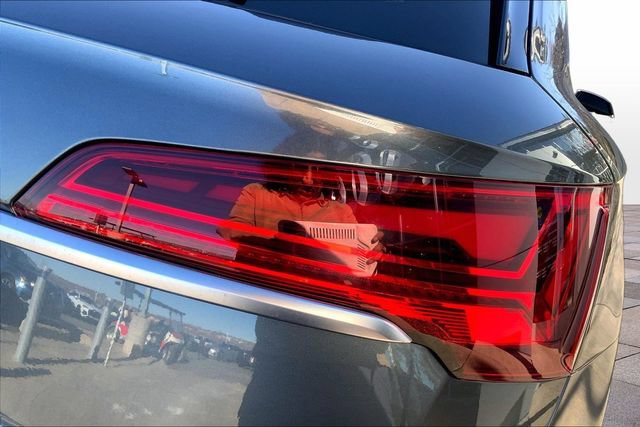 Used 2021 Audi Q5 e Premium Plus w/ Premium Plus Package AWD/4WD image 29