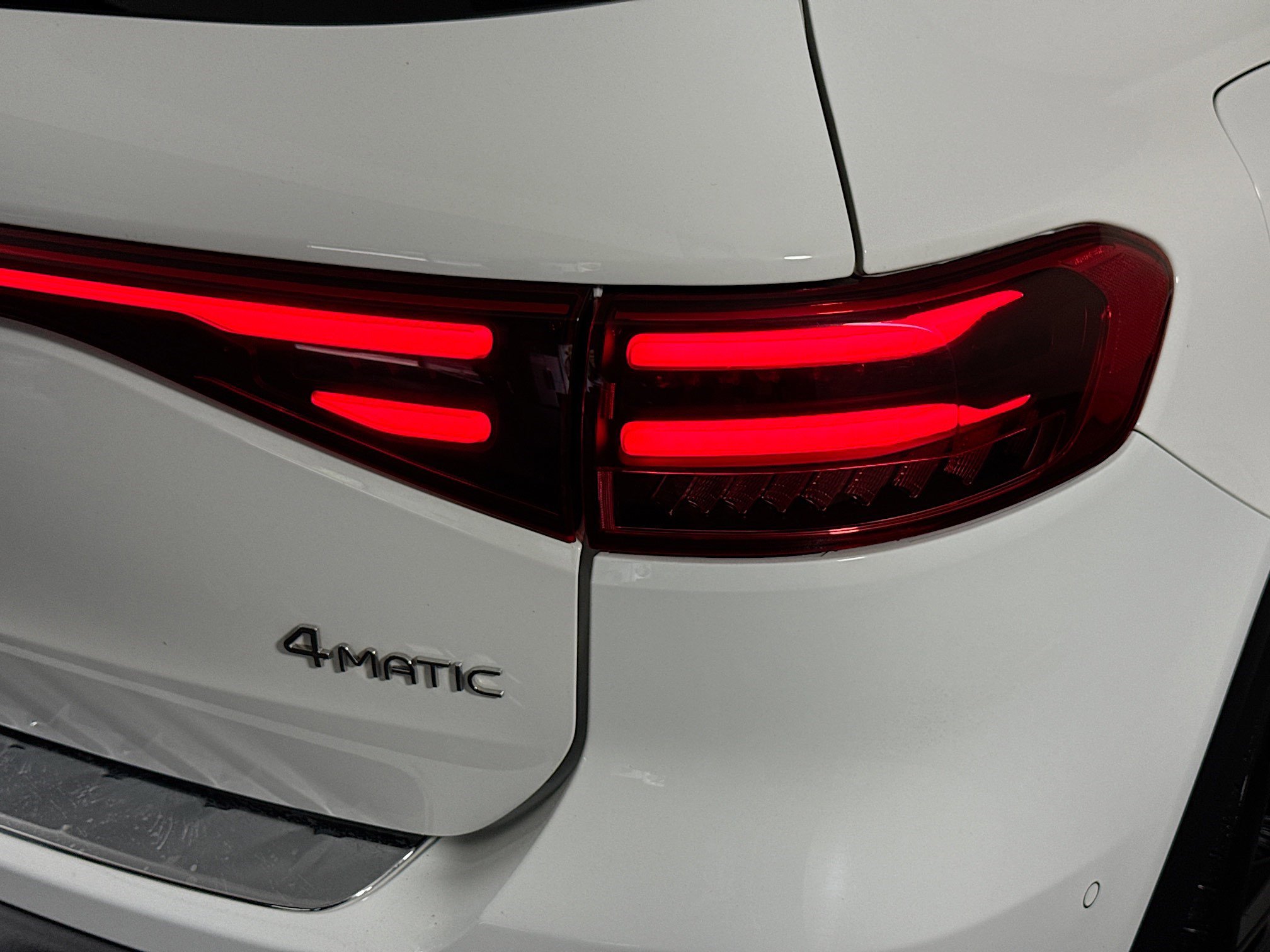 Used 2024 Mercedes-Benz EQB 300 4MATIC image 34