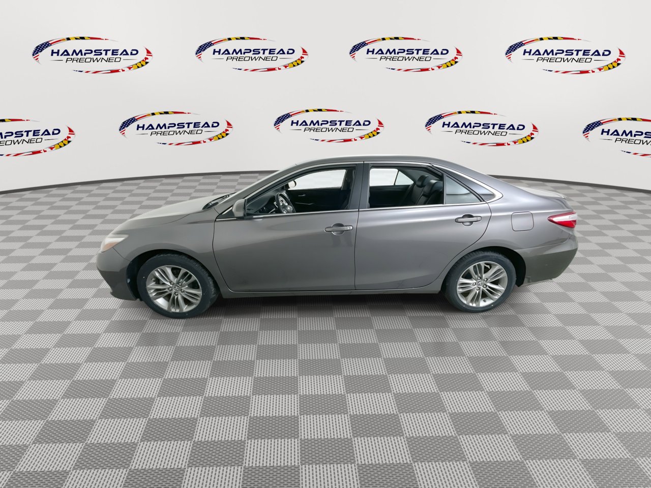 Used 2015 Toyota Camry SE image 5
