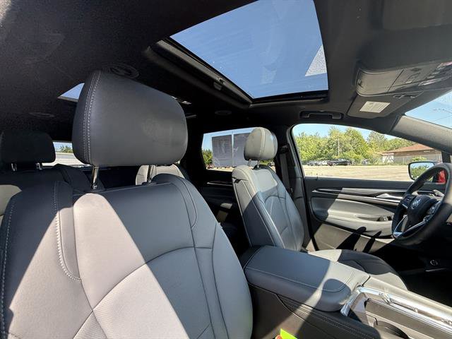 Used 2022 Buick Enclave Essence w/ Experience Buick Package image 16