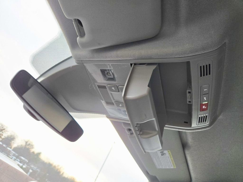 Used 2024 Volkswagen Tiguan Wolfsburg Edition image 34