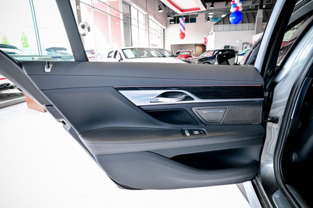 Used 2019 BMW 750i xDrive w/ M Sport Package AWD/4WD image 20