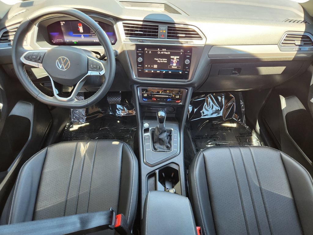 Used 2023 Volkswagen Tiguan SE FWD image 16